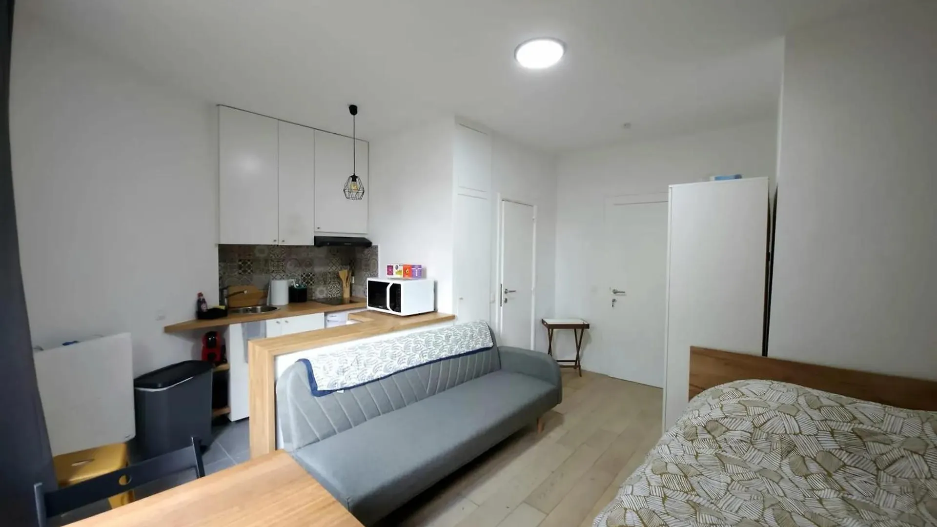 Charming Studio In Saint Josse Ten Noode 30 M² Garden View Brussels